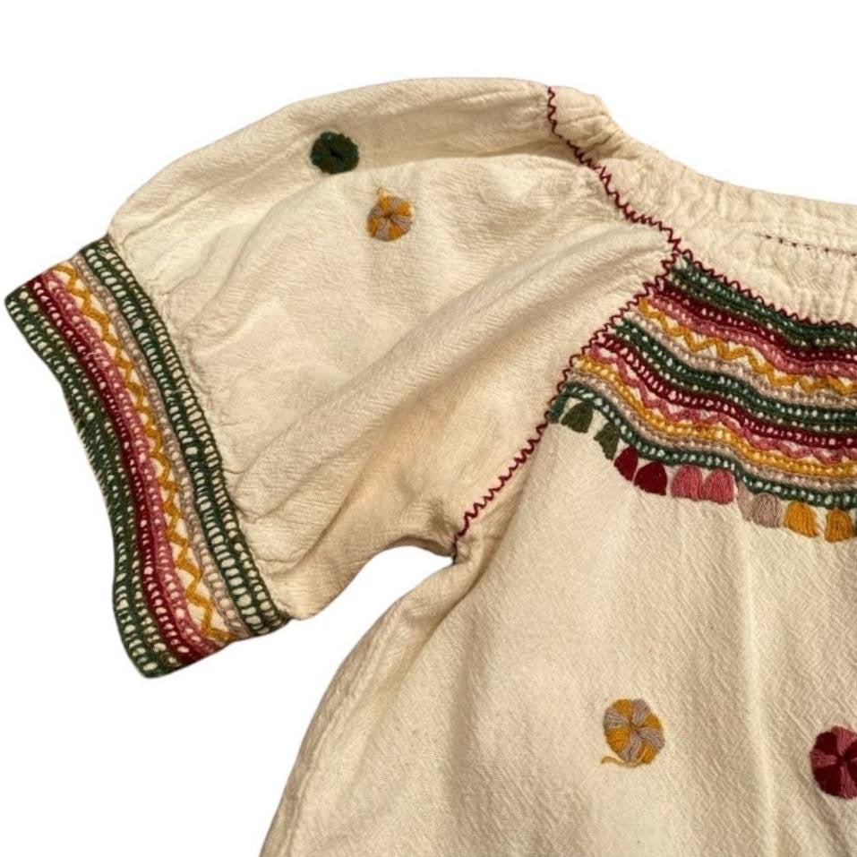 Blusa artesanal con tejido tradicional Chiapaneco