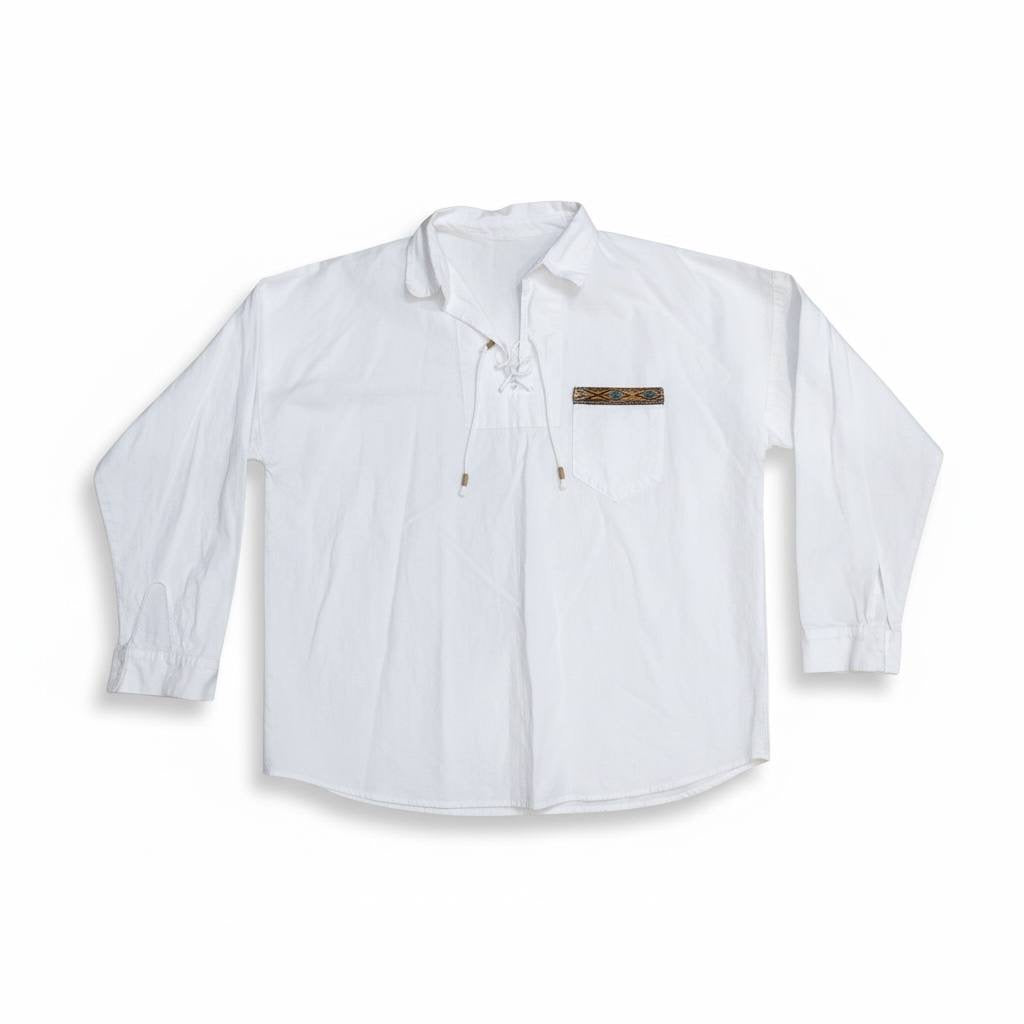 Camisa tradicional con tejido a máquina