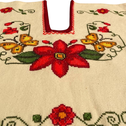 Blusa artesanal con tejido tradicional a mano