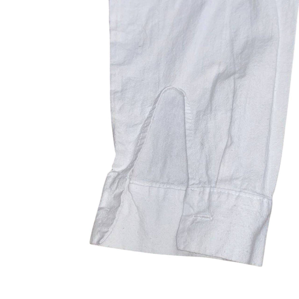 Camisa tradicional con tejido a máquina
