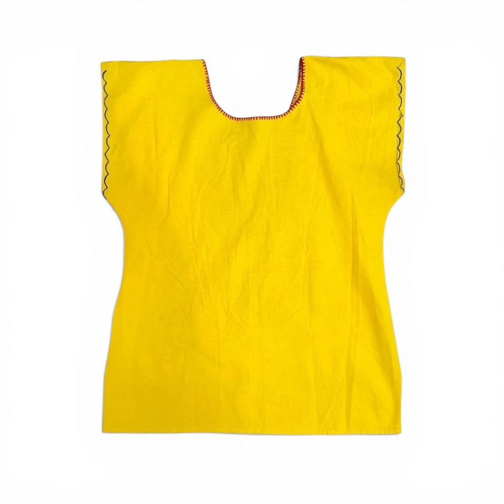 Blusa tradicional con bordado a máquina