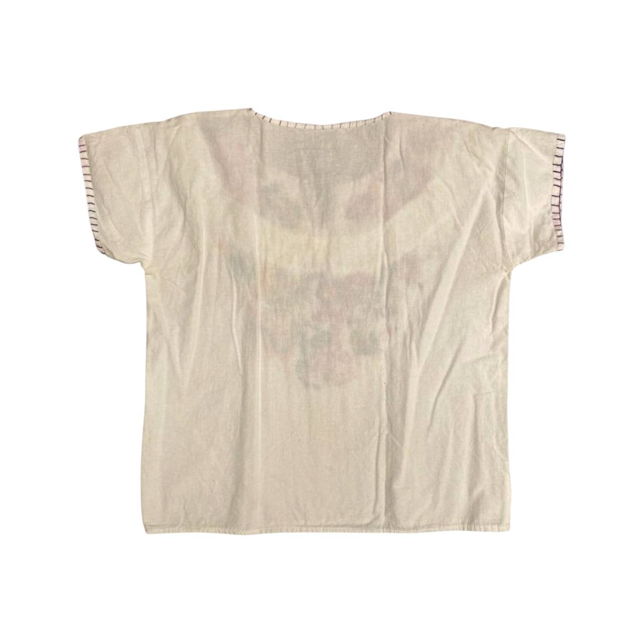Blusa artesanal bordada a mano