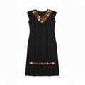 Vestido de manta bordado a mano