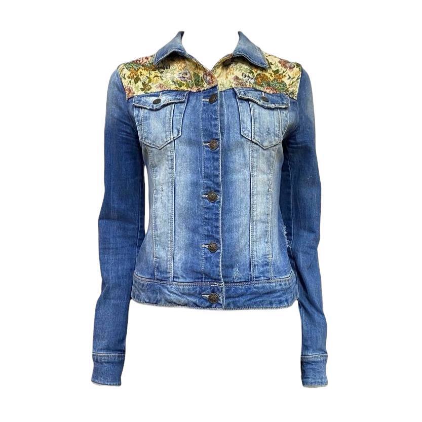Chaqueta de mezclilla con bordado