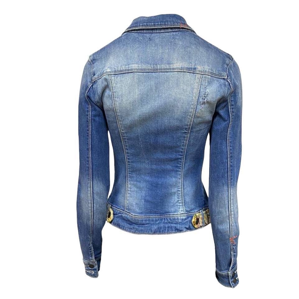 Chaqueta de mezclilla con bordado