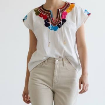 Blusa artesanal con tejido tradicional Chiapaneco