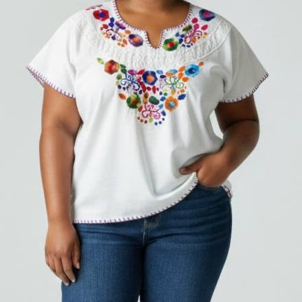 Blusa artesanal bordada a mano