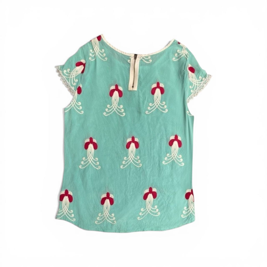 Blusa Humma intervenida con bordado a mano