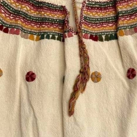 Blusa artesanal con tejido tradicional Chiapaneco
