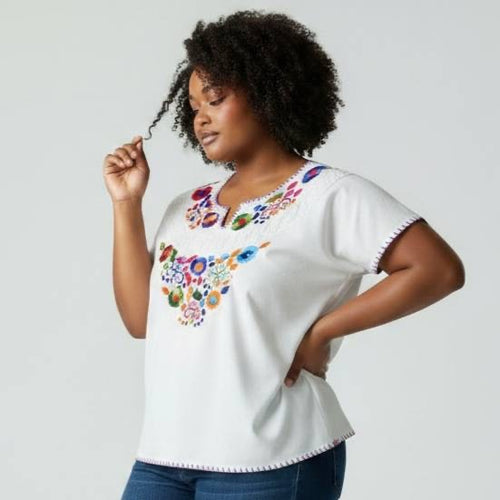Blusa artesanal bordada a mano