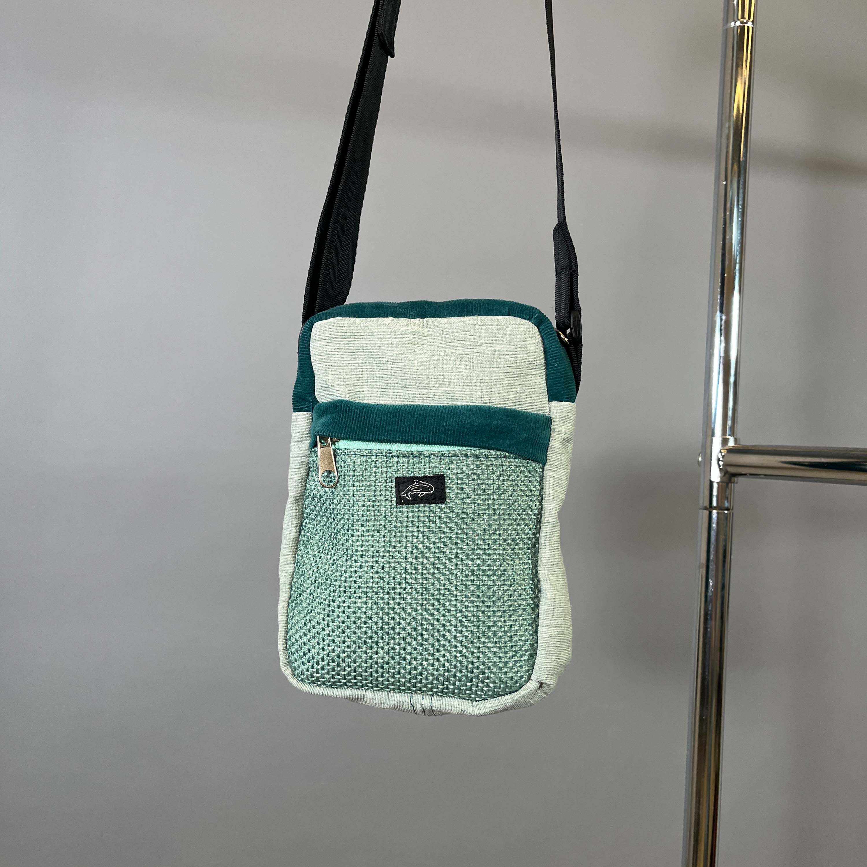 Crossbody aqua