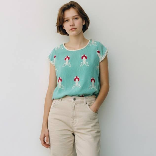 Blusa Humma intervenida con bordado a mano