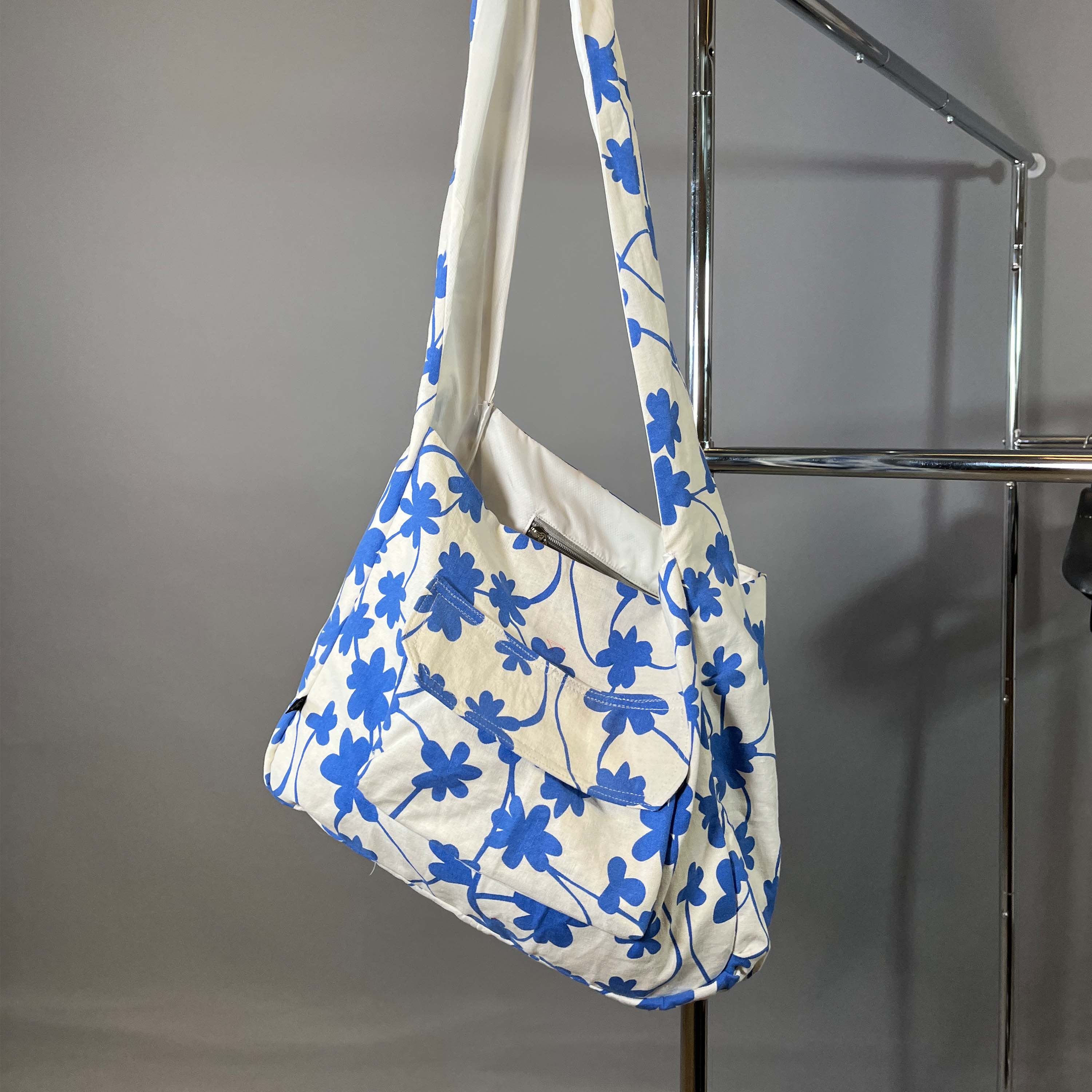 Tote azul flores