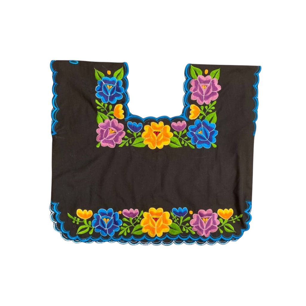 Blusa corta con bordado tradicional a máquina