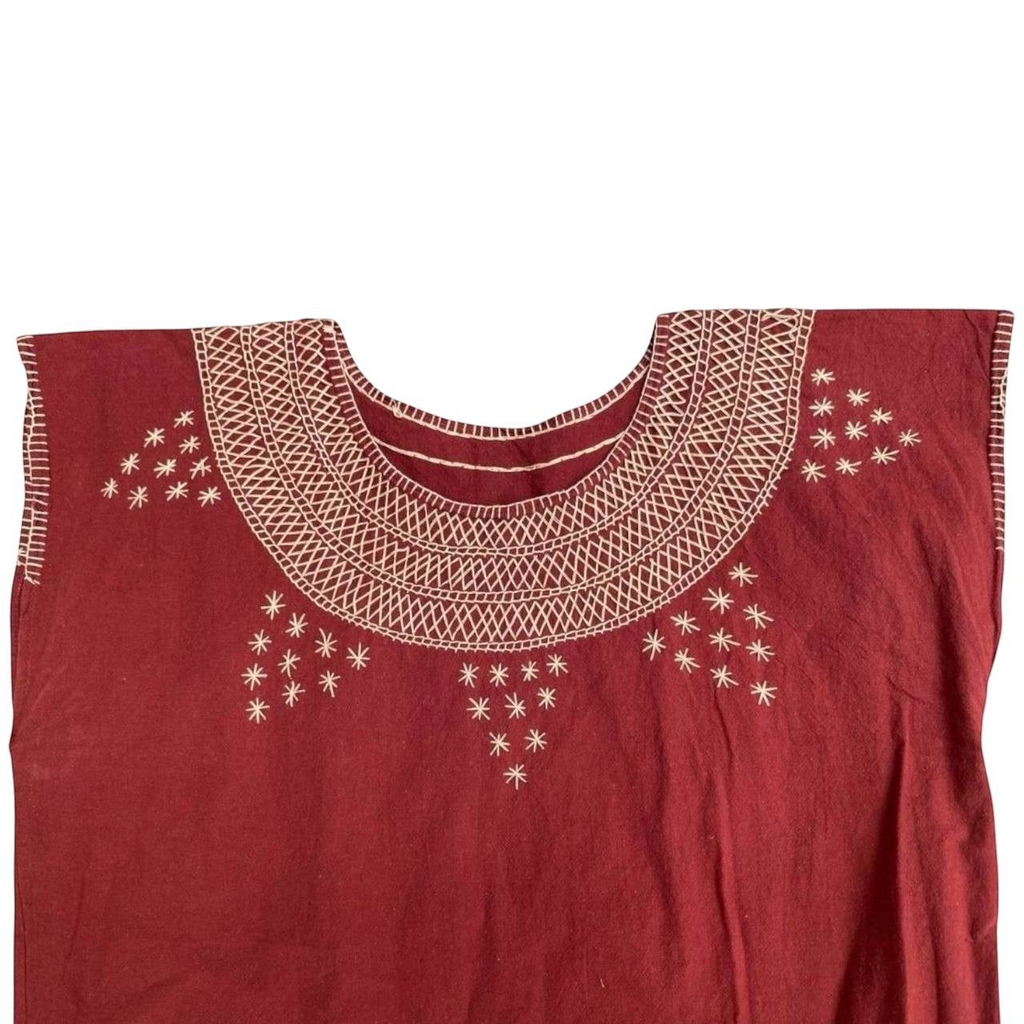 Blusa bordada a mano color rojo quemado