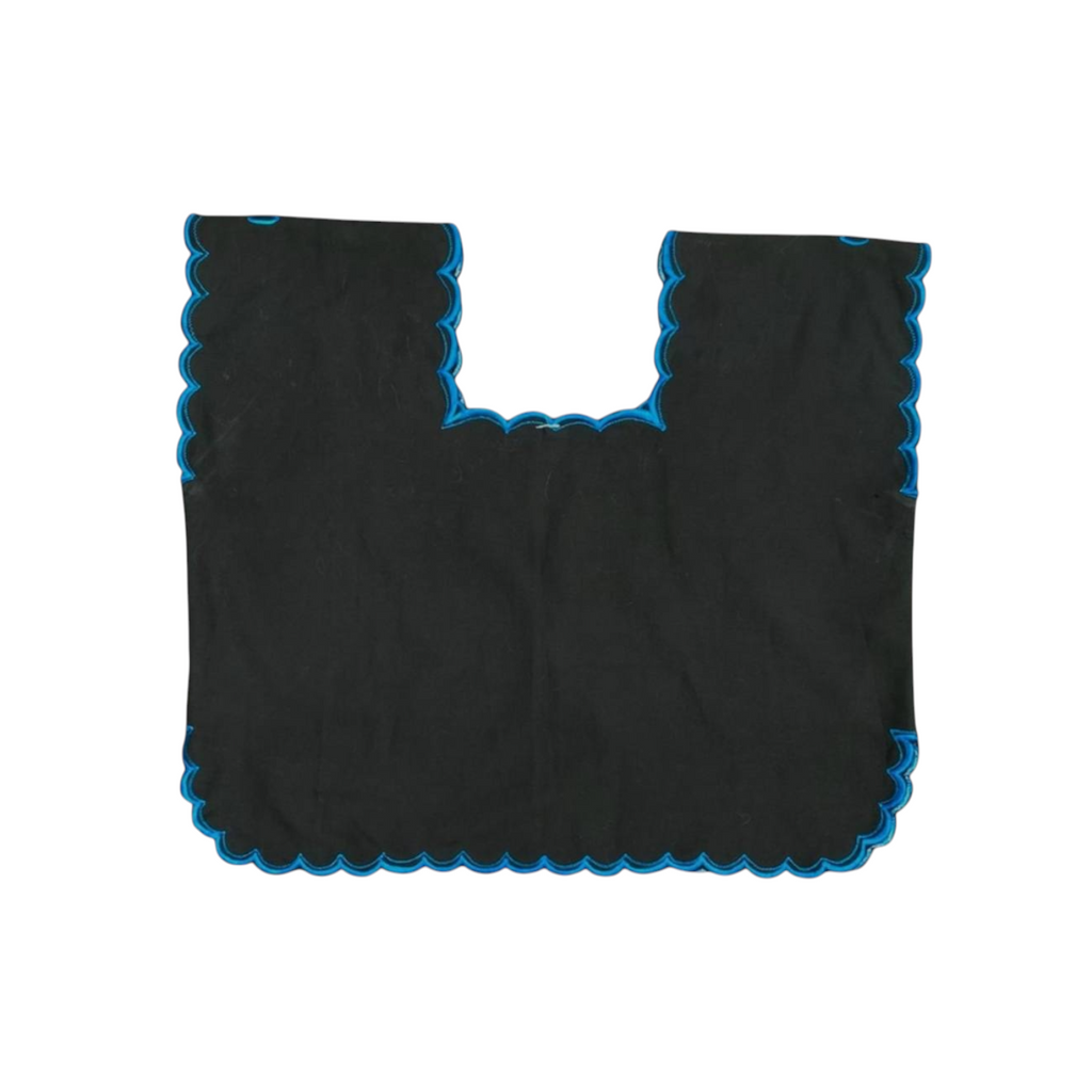 Blusa corta con bordado tradicional a máquina