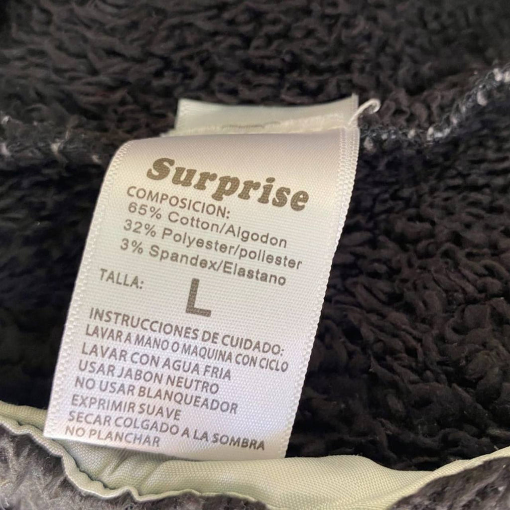 Chamarra de mezclilla con cuello de peluche