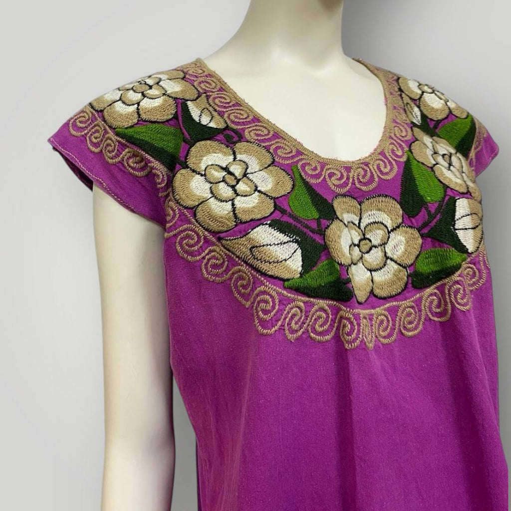 Blusa regional bordada a mano