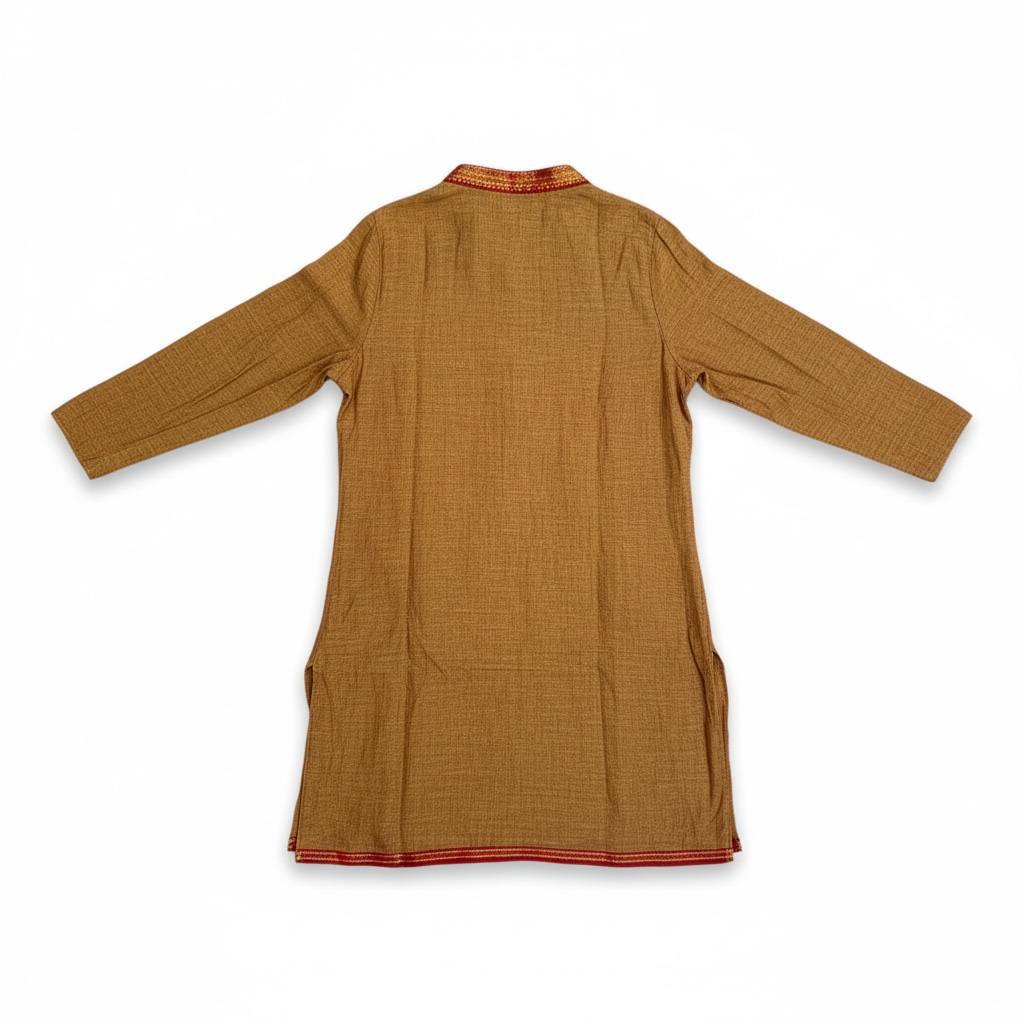 Kurta tradicional India sencilla