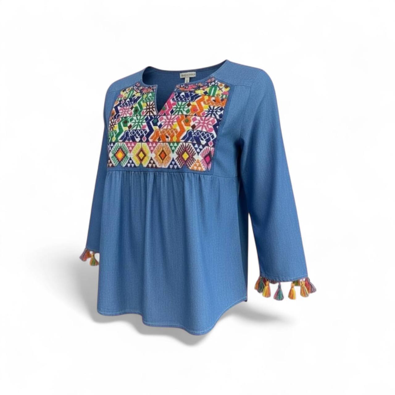 Blusa de mezclilla con bordado