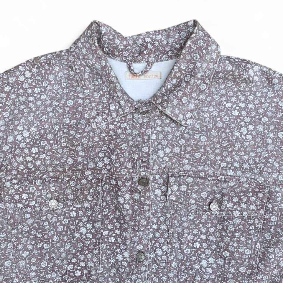 Chamarra de mezclilla estampado floral