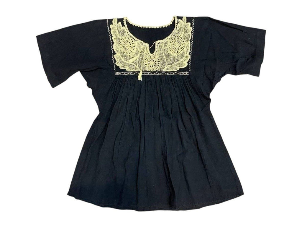 Blusa artesanal con bordado
